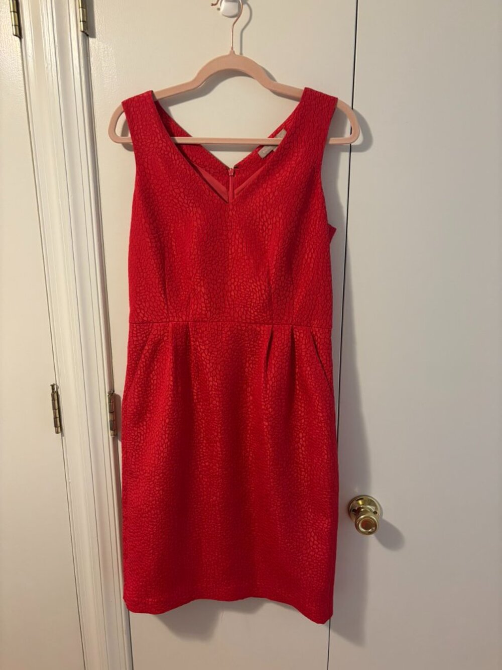 ## ✨ Banana Republic Red Textured Jacquard V-Neck Dress ✨ - Picture 4 of 4